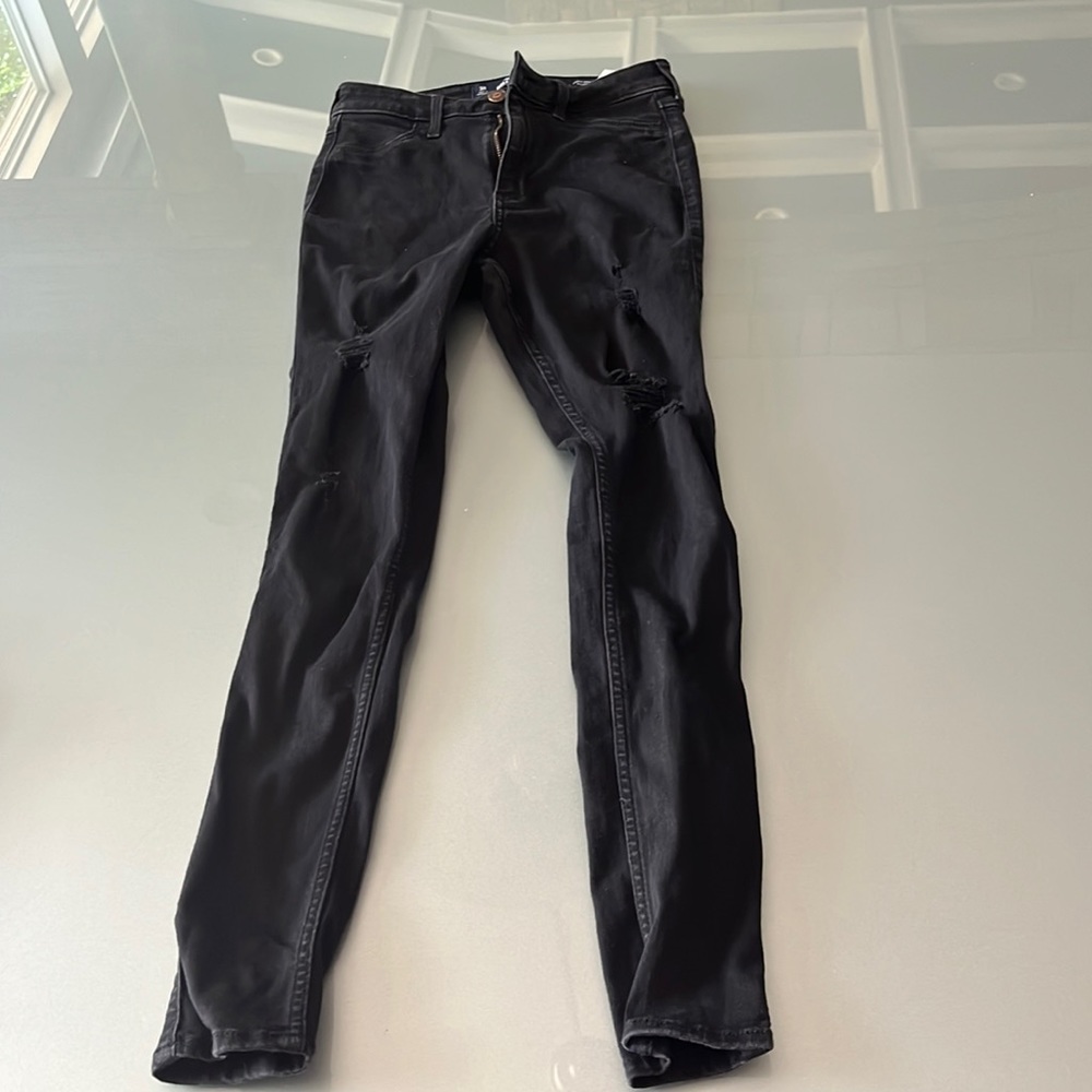NWOT NEW Hollister Jeans -size 3